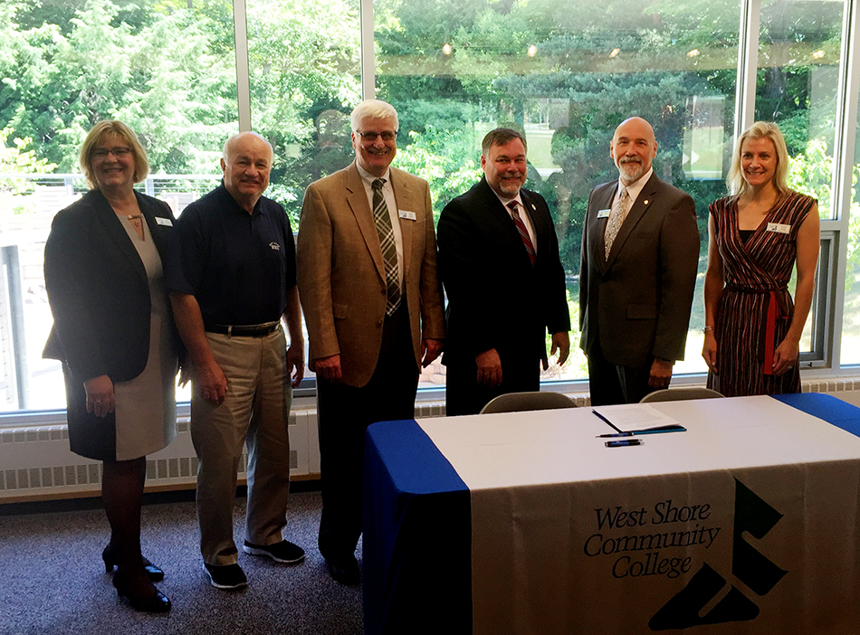 WSCC, MSU sign ag education agreement.